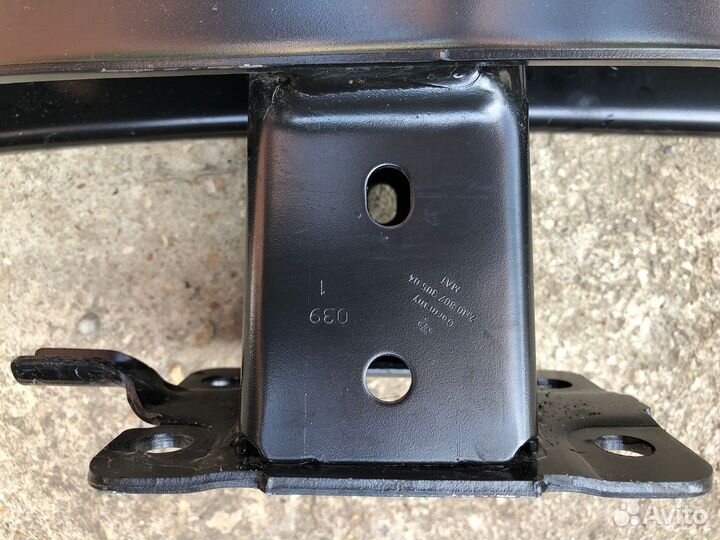 Усилитель бампера Volkswagen Transporter T6