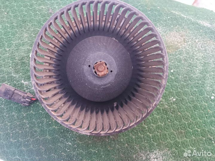 Моторчик печки Лада Приора