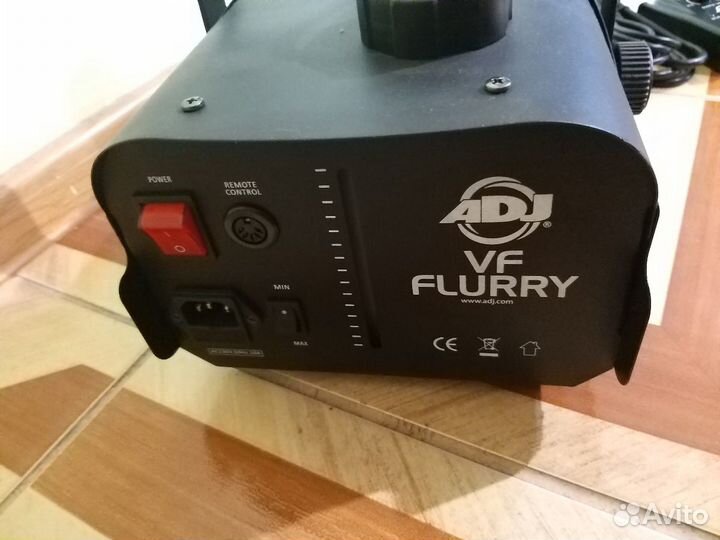 American DJ VF Flurry 600W снег машина