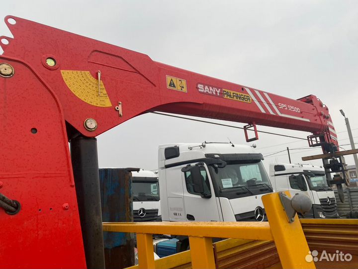 Isuzu Elf с КМУ, 2024