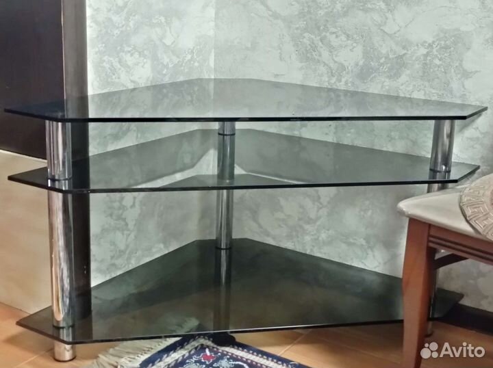 Стеклянная тумба под тв