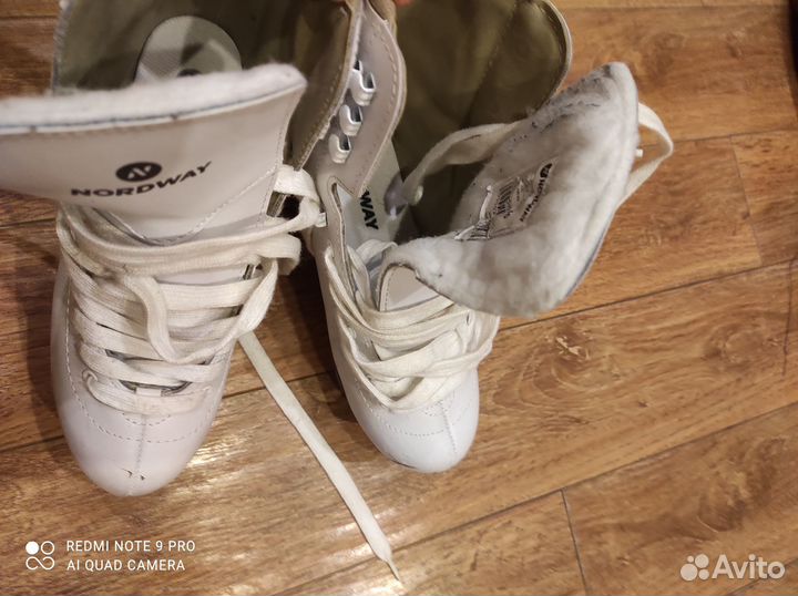 Коньки фигурные женские 36 и 34 размера