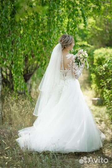 Свадебное платье 42 44 бу