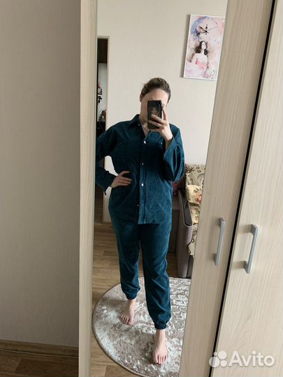 Костюм в спортивном стиле