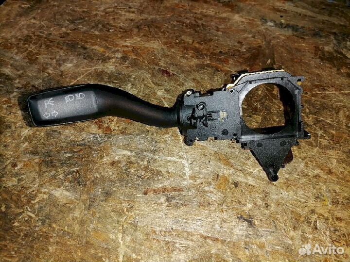 Переключатель подрулевой (света-поворотников) 4E09