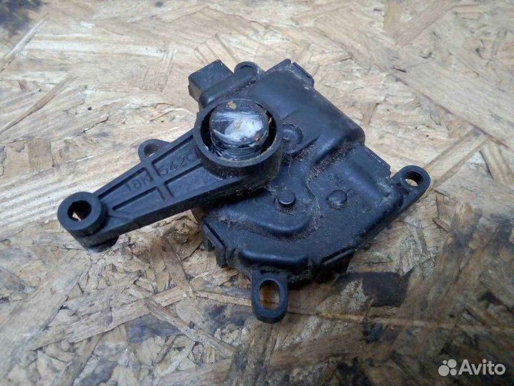 Моторчик заслонки отопителя Ford Fusion 1.4 2004
