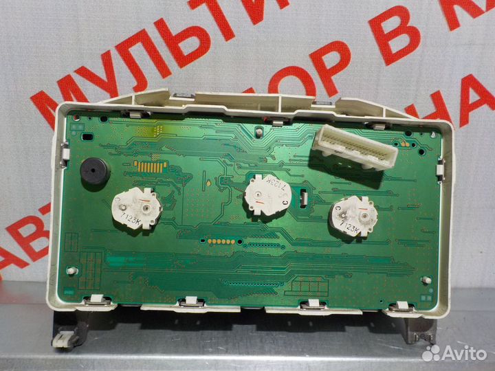 Щиток приборов Ниссан Ноут E11