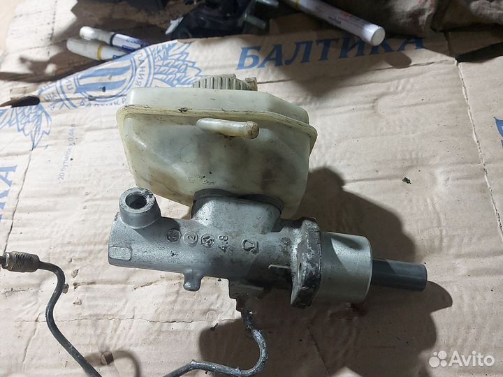 Главный тормозной цилиндр Opel Vectra B