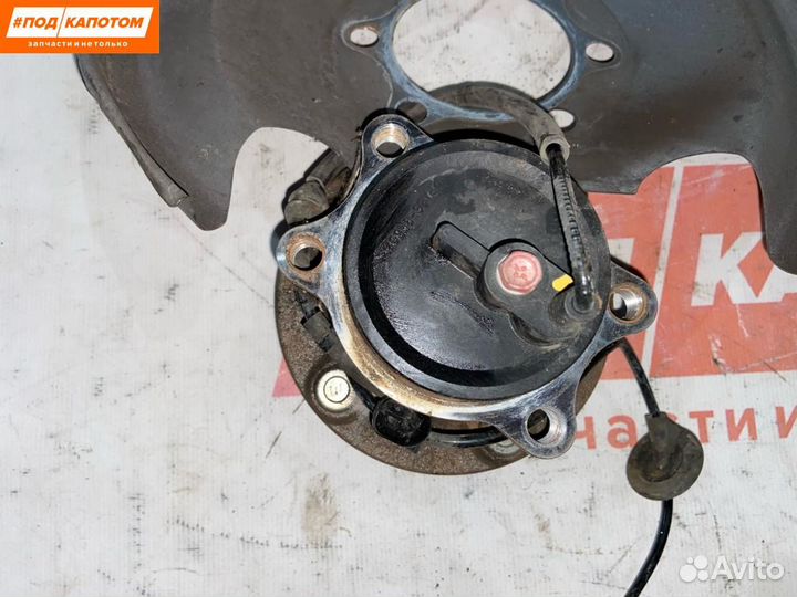 Кулак задний Mitsubishi Outlander 3 2-й рест. 2015