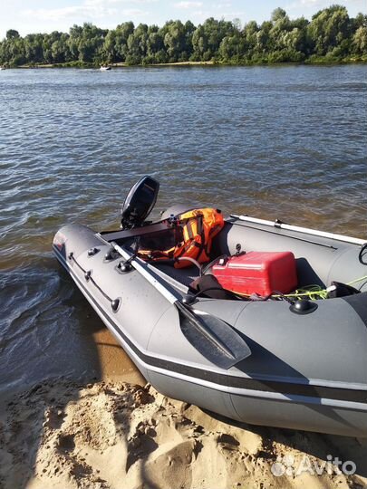 Лодочный поход по реке