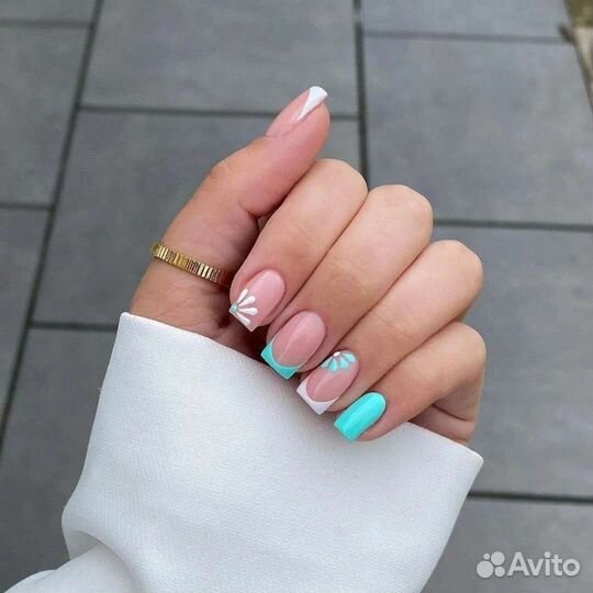 Наращивание ногтей.Педикюр.Прокол ушей