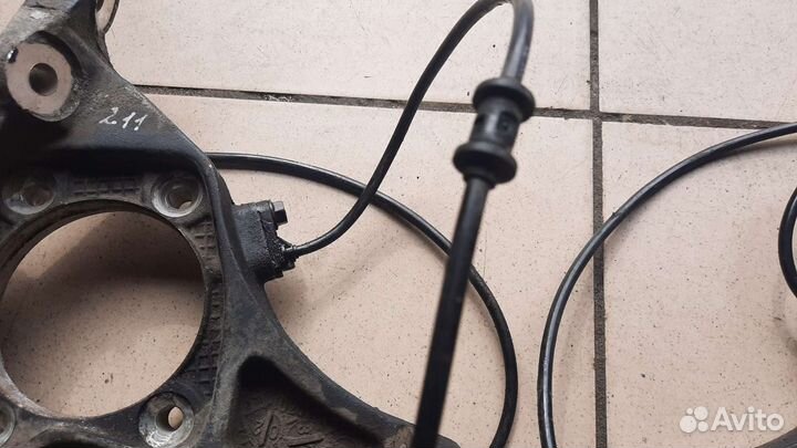 Задний кулак (сапфа) w211 mercedes