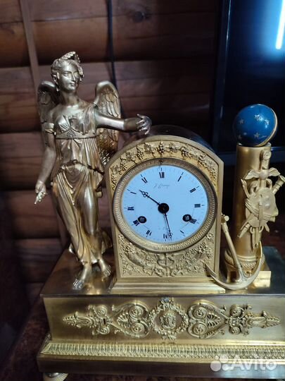 Каминные часы 19 век. Франция (бронза)