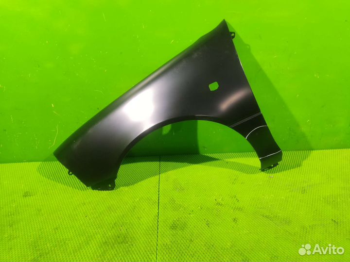 Крыло левое Suzuki Grand Vitara 99-03 USA