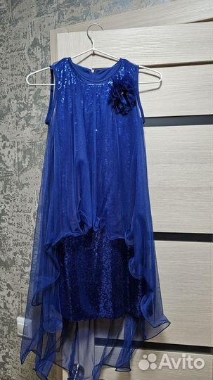 Платье на девочку 140