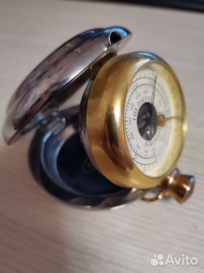 Старинный барометр