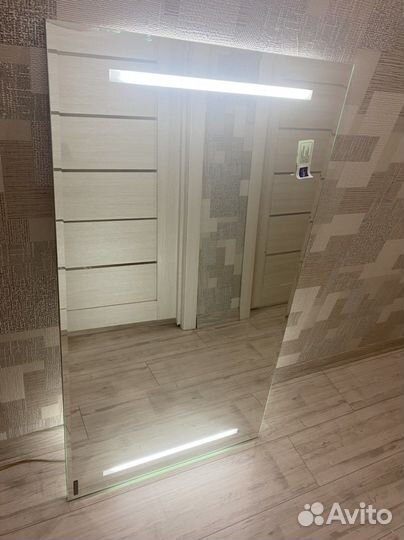 Зеркало с подсветкой для ванной