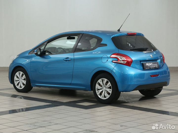 Peugeot 208, 2013