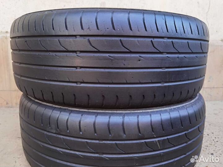 Continental ContiPremiumContact 2 215/55 R17 94V