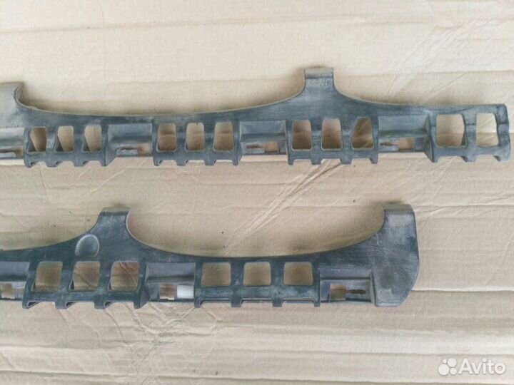 Кронштейн порога правый Volkswagen Passat Cc 1.8