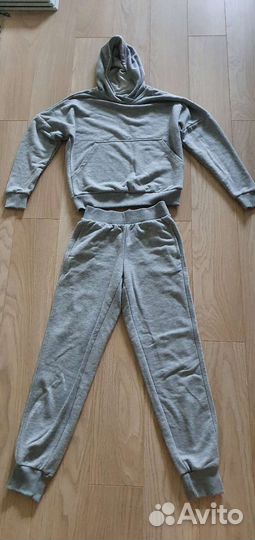 Спортивный костюм женский