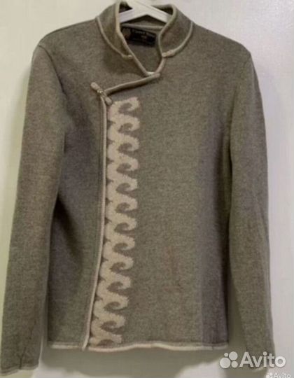 Очень тёплый джемпер из верблюжьей шерсти.Монголия