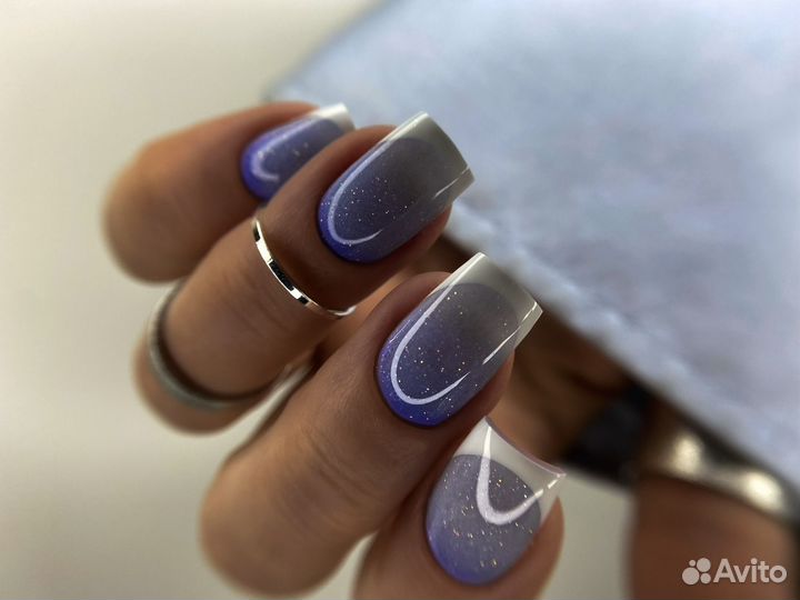 Модель на маникюр