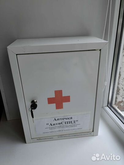 Аптечка металлическаЯ