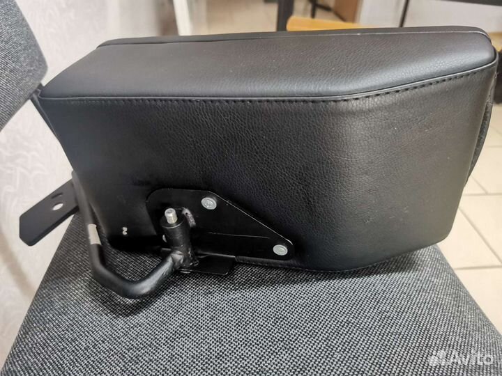 Подлокотник универсал