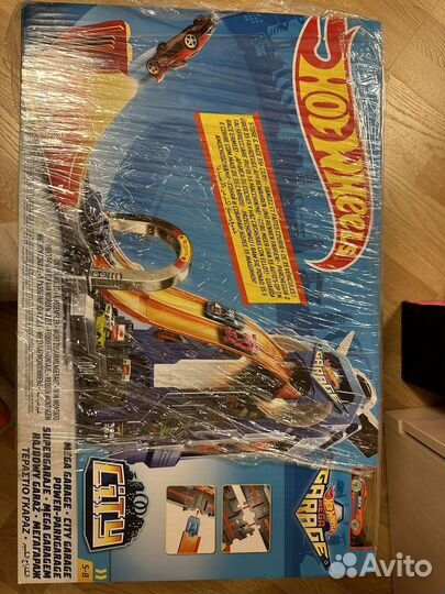 Hot wheels mega garage
