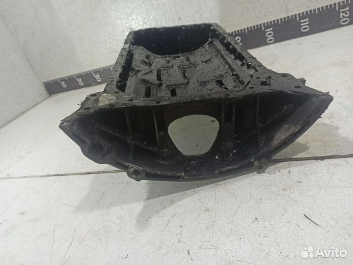 Поддон двигателя Мерседес