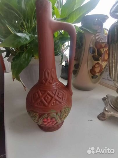 Глиняный кувшин
