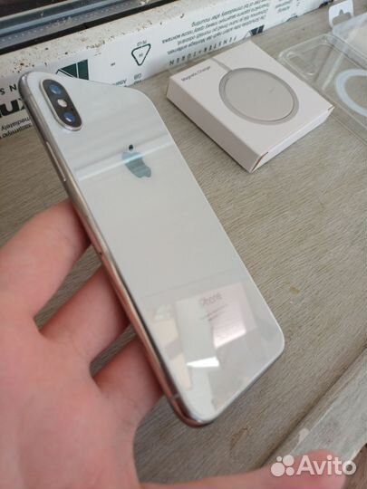 iPhone X, 64 ГБ