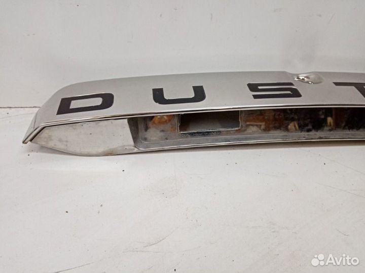 Накладка крышки багажника задняя Renault Duster