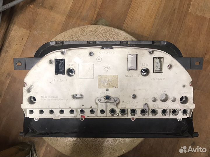 Приборная панель щиток с тахометром для Мерседес С