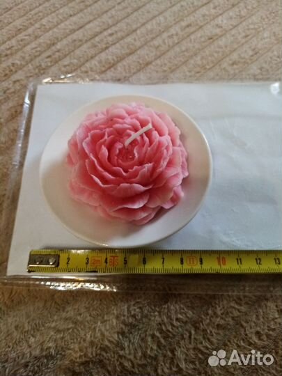 Свеча и подсвечник