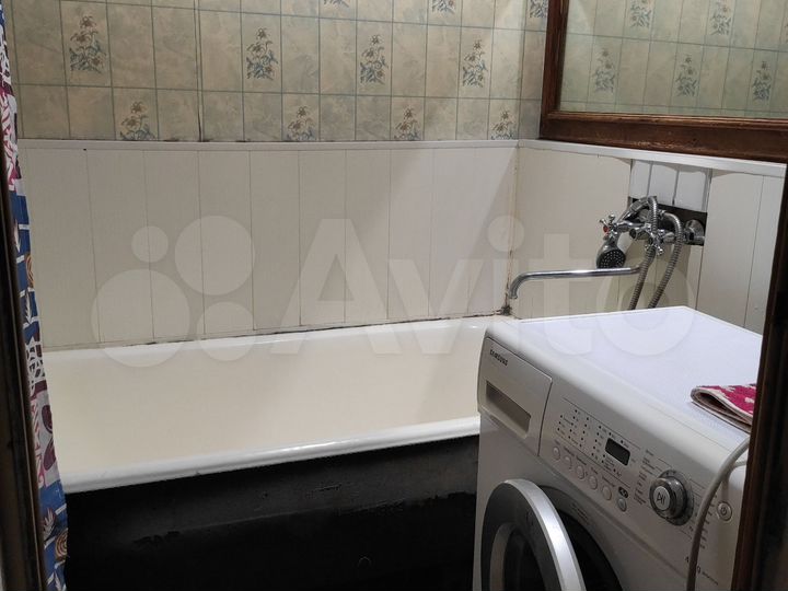 2-к. квартира, 54 м², 1/9 эт.