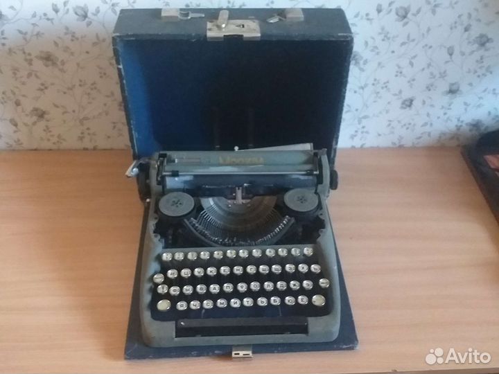 Печатная пишущая машинка Москва СССР