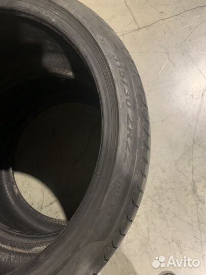 Pirelli P Zero 285/35 R22 и 315/30 R22