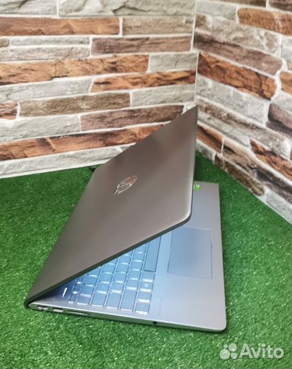 Мощный ноутбук hp i5 8го/Nvidia 940mx/ssd/8ram
