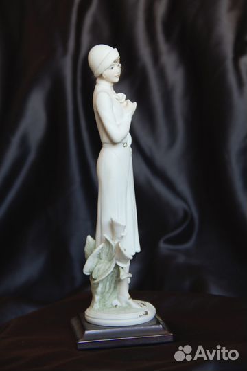 Статуэтка Capodimonte Армани Лили Италия