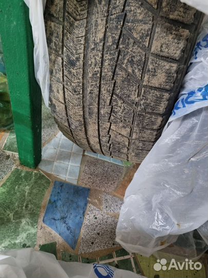 Bridgestone Blizzak VRX 225/55 R17 98L