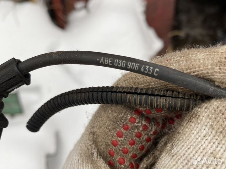 Датчик положения коленвала VAG 030906433C