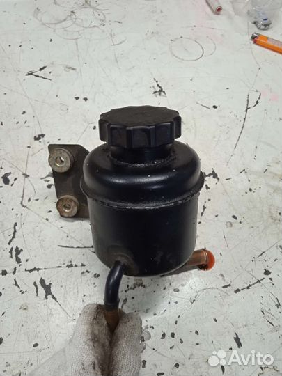 Бачок Гур Nissan Sunny Ниссан Санни