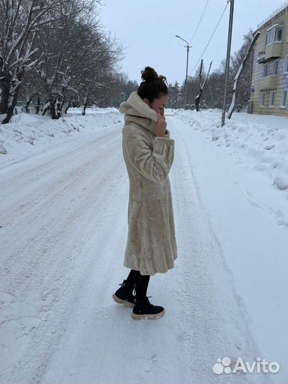 Шуба из мутона с норкой