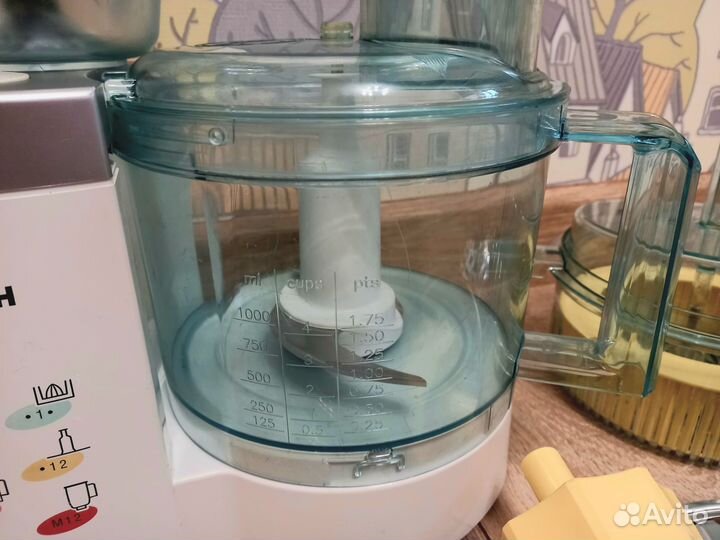 Кухонный комбайн Bosch рабочий с насадками