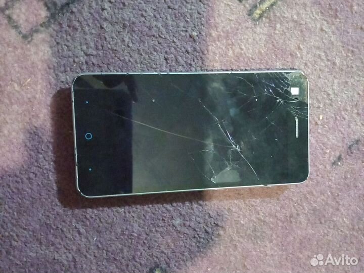 Телефон ZTE