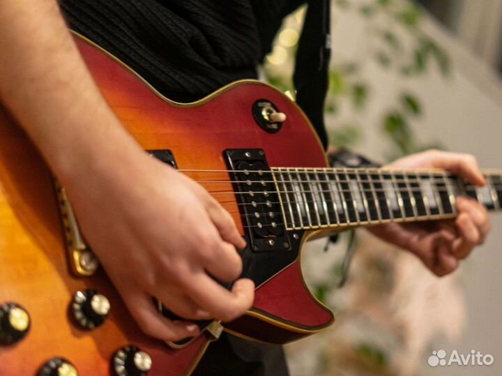 Электрогитара Yamaha SL700 (Les Paul Custom)