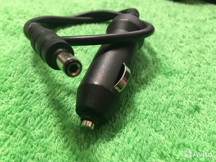 Зарядка в автомобиль с круглым штекером