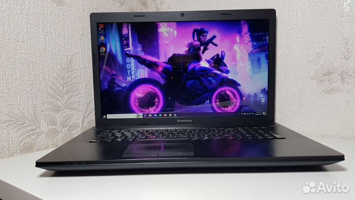 Отличный ноутбук Lenovo 17дюймов/4Gb/SSD+HDD/ гара